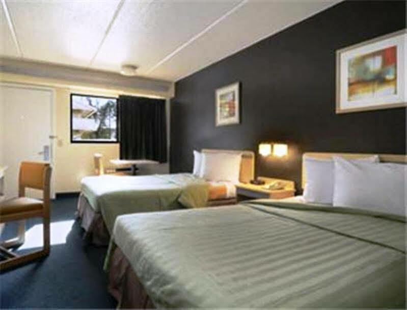 Travelodge By Wyndham College Park Exterior foto